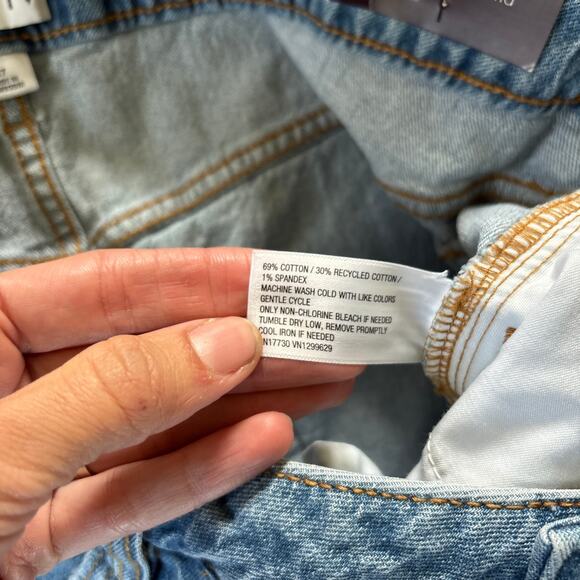 NWT Ava & Viv High Rise Relaxed Fit Denim A-Line Skirt Light Wash Womens Size 22 - Picture 4 of 9